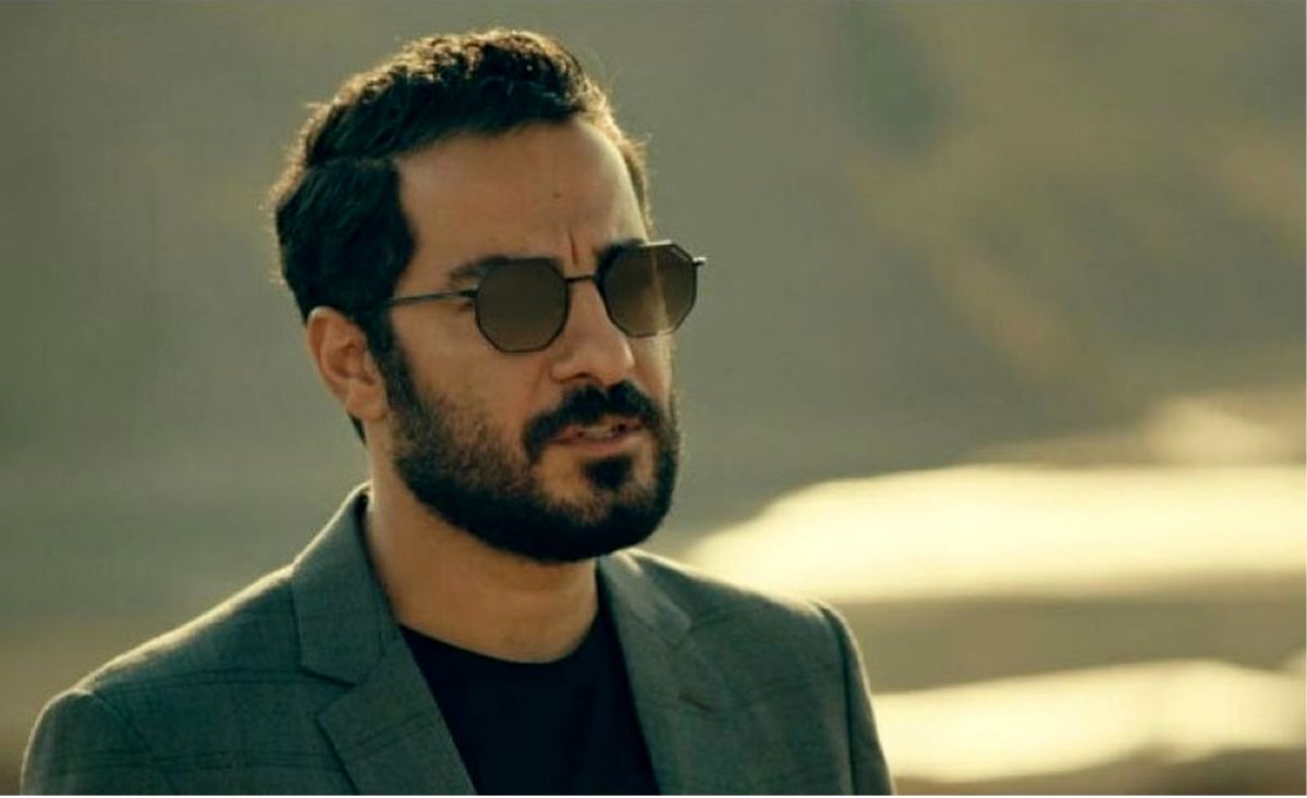 نوید محمدزاده و تهیه کنندگی پنج نمایش روی صحنه